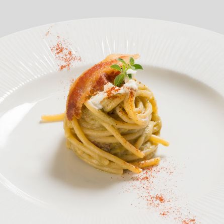 Spaghettone quadrato con asparagi, guanciale e stracciatella